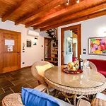 Apartment Luxury Castle View Sirmione