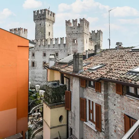 Luxury Castle View * Sirmione