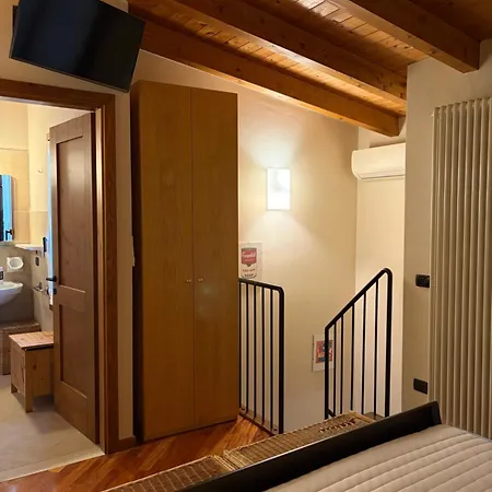 Luxury Castle View アパート シルミオーネ